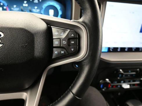 Used 2025 Ford Bronco Outer Banks image 25