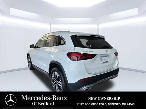 Used 2025 Mercedes-Benz GLA 250 4MATIC image 3