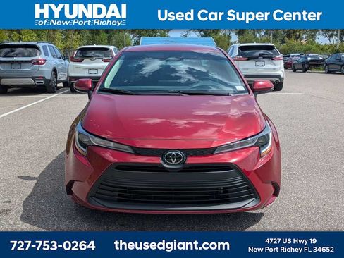 Used 2025 Toyota Corolla LE FWD image 8