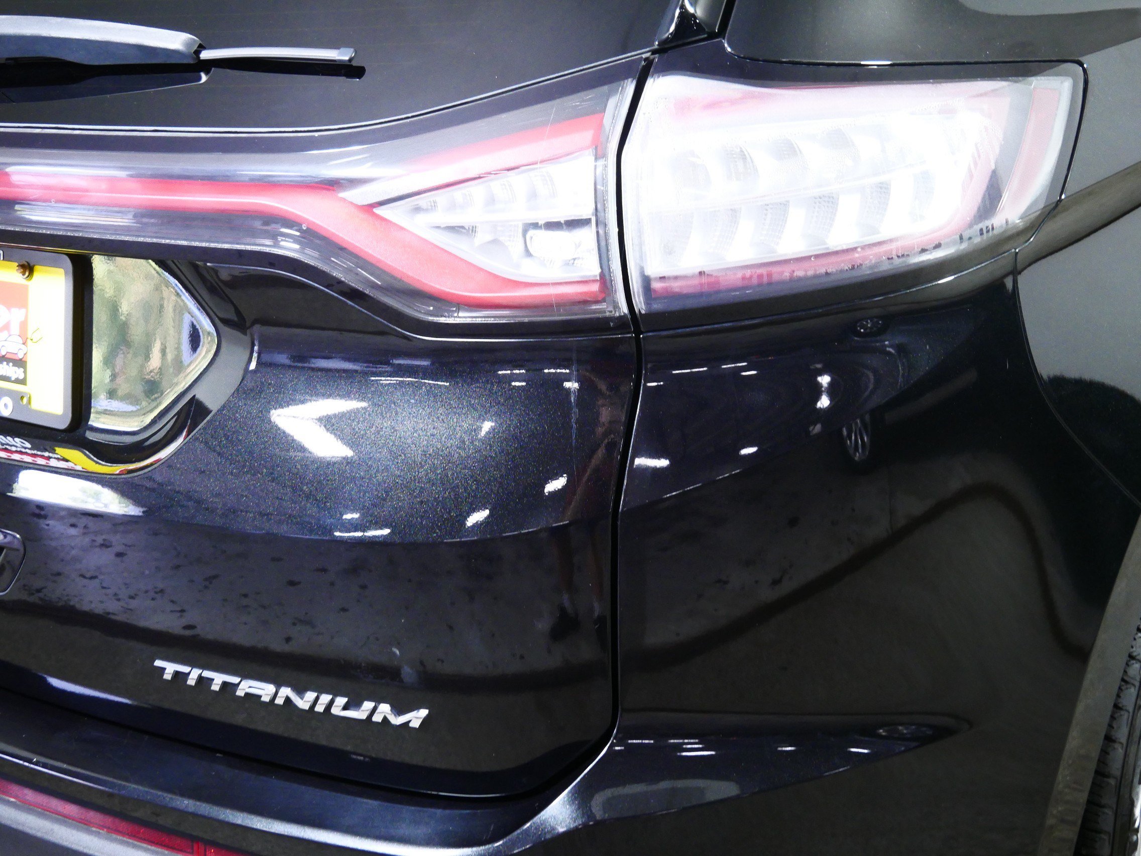 Used 2015 Ford Edge Titanium w/ Equipment Group 301A FWD image 17