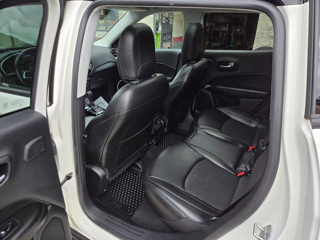 Used 2021 Jeep Compass Latitude w/ Sun and Sound Group AWD/4WD image 10