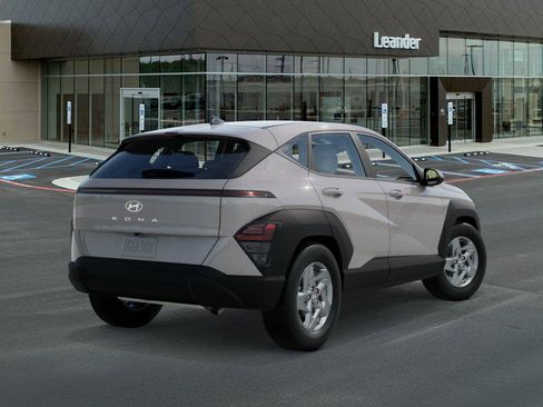 New 2026 Hyundai Kona SE image 4