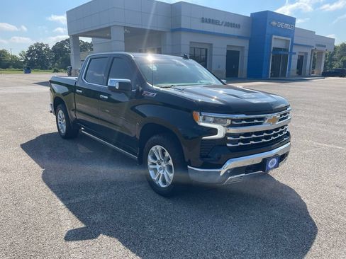 Used 2023 Chevrolet Silverado 1500 LTZ w/ Z71 Off-Road Package AWD/4WD image 9