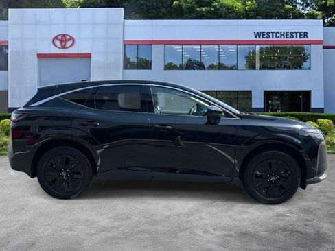 Used 2025 Nissan Murano SV image 2