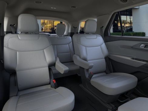 New 2026 Ford Explorer Active RWD image 11