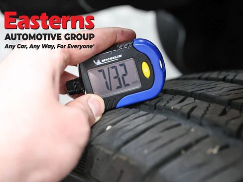 Used 2025 Jeep Wrangler Unlimited Sahara AWD/4WD image 24