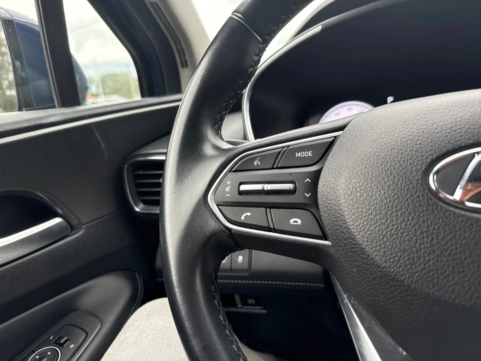 Used 2023 Hyundai Santa Fe SEL w/ Premium Package FWD image 20