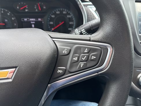 Used 2018 Chevrolet Malibu LT FWD image 42
