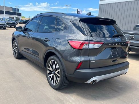 Used 2020 Ford Escape SE Sport image 2