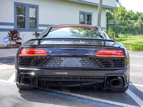 Used 2020 Audi R8 V10 w/ Carbon Exterior Package AWD/4WD image 5