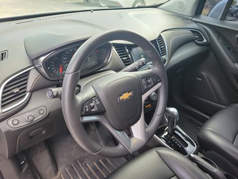 Used 2018 Chevrolet Trax Premier FWD image 22