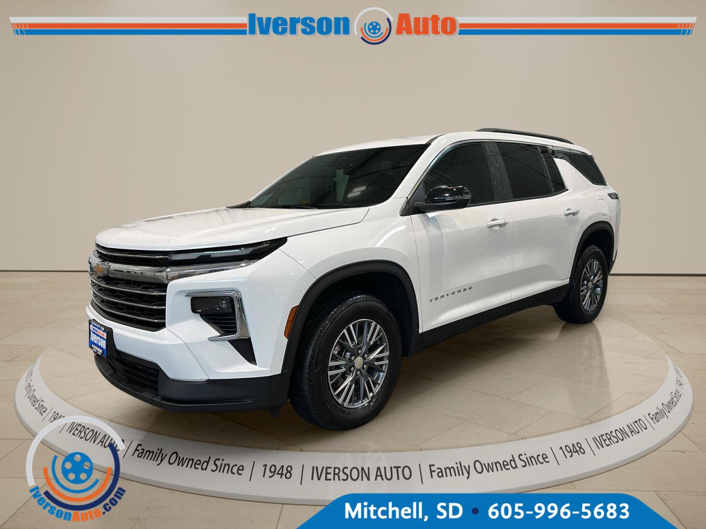 Used 2026 Chevrolet Traverse LT AWD/4WD image 3