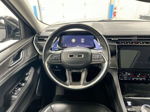 Used 2022 Jeep Grand Cherokee L Limited AWD/4WD image 11