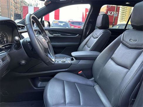 Used 2025 Cadillac XT6 Premium Luxury image 15