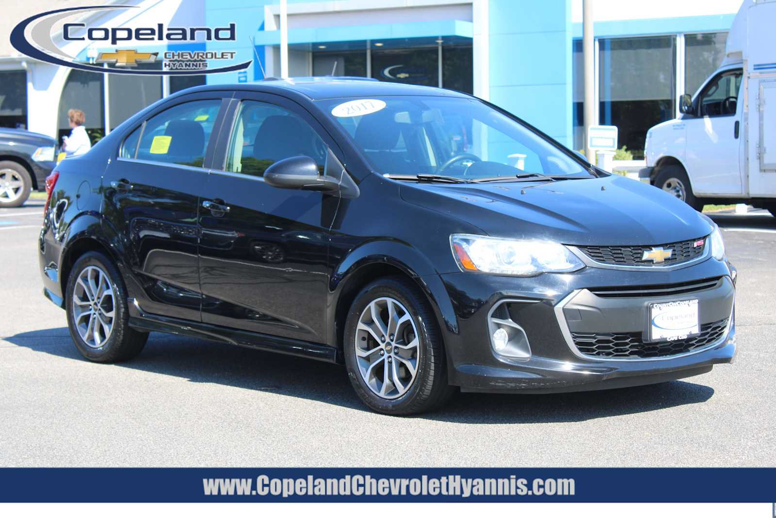Used 2017 Chevrolet Sonic LT w/ Convenience Package FWD image 1