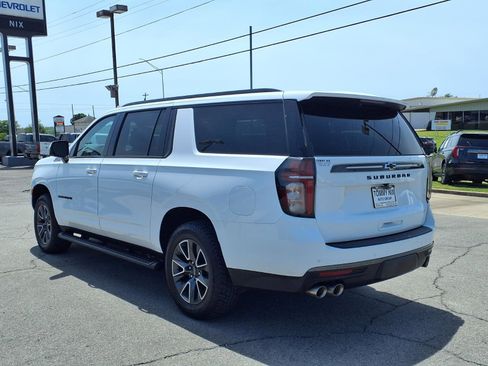 Used 2022 Chevrolet Suburban Z71 w/ Z71 Off-Road Package AWD/4WD image 2
