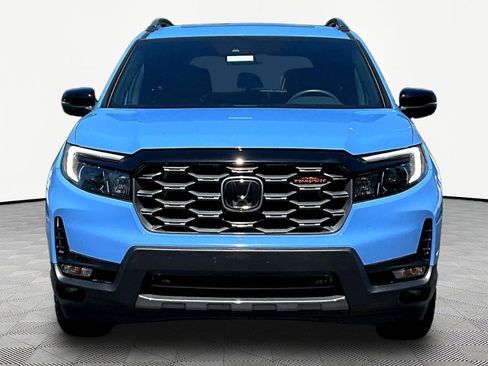 Used 2025 Honda Passport TrailSport image 2