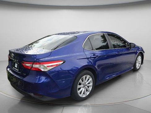 Used 2018 Toyota Camry LE FWD image 5