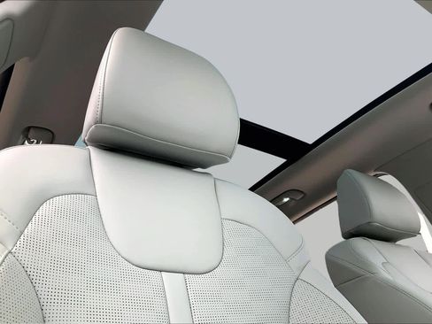 Certified 2026 Kia Sorento S w/ S Panoramic Sunroof Package FWD image 28