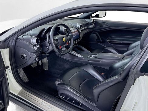 Used 2019 Ferrari GTC4Lusso T image 13