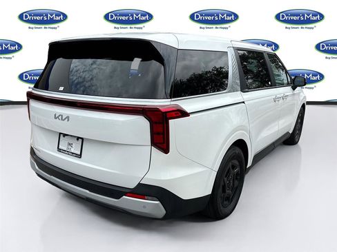 Used 2025 Kia Carnival FWD image 7