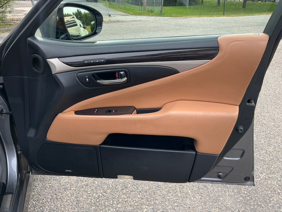 Used 2014 Lexus LS 460 AWD w/ Comfort Package image 31