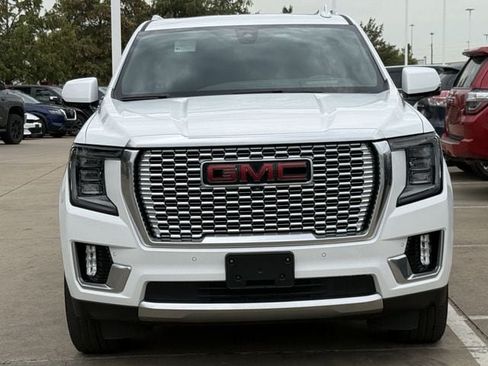 Used 2021 GMC Yukon Denali w/ Denali Premium Package AWD/4WD image 8