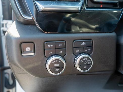 Used 2025 GMC Sierra 1500 Elevation AWD/4WD image 19