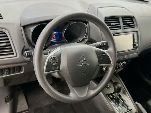 Used 2025 Mitsubishi Outlander Sport SE AWD/4WD image 18