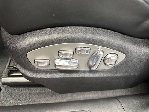 Used 2026 Porsche Macan Turbo AWD/4WD image 19
