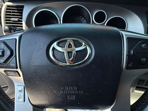 Used 2017 Toyota Sequoia SR5 w/ Premium Package AWD/4WD image 12