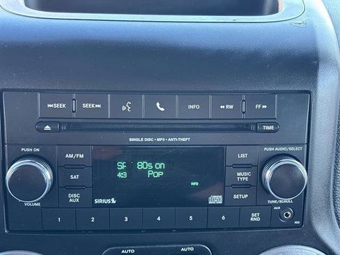 Used 2013 Jeep Wrangler Freedom Edition image 31