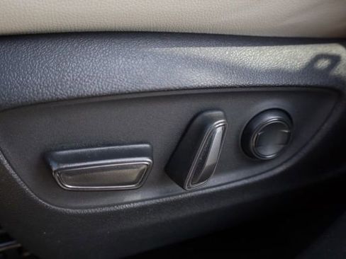 Used 2024 Toyota Grand Highlander XLE image 19