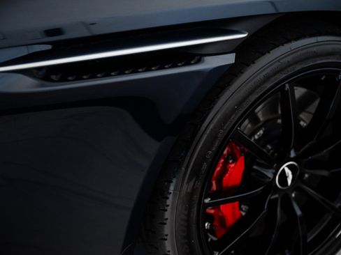 Used 2023 Aston Martin DB11 Coupe image 9