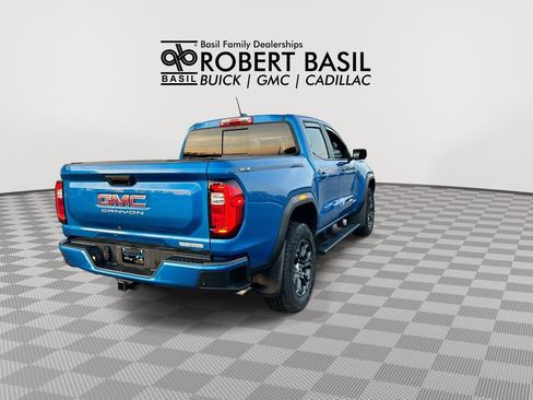Used 2024 GMC Canyon Elevation w/ Elevation Premium Package AWD/4WD image 8