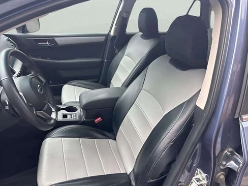 Used 2018 Subaru Outback 2.5i Premium image 11