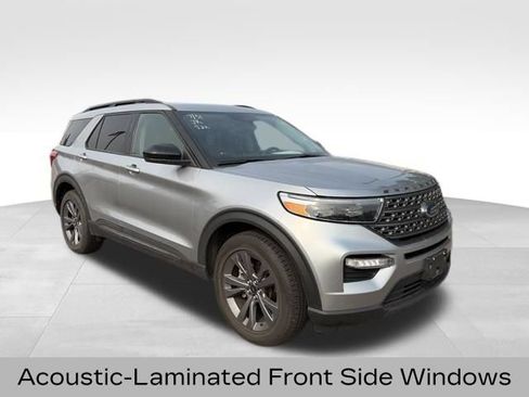 Used 2023 Ford Explorer XLT w/ Equipment Group 202A AWD/4WD image 11