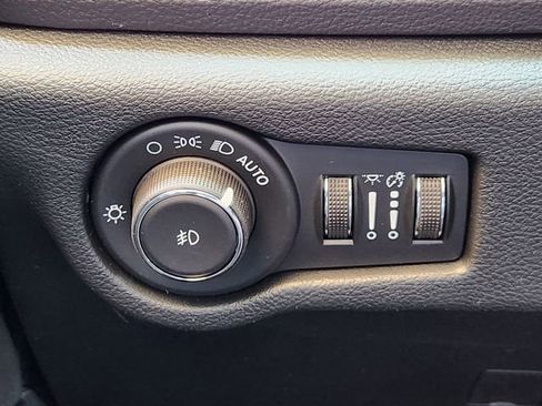 New 2026 Chrysler Pacifica Select image 17