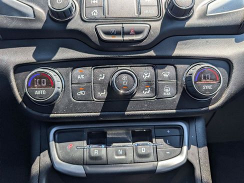 Used 2024 GMC Terrain SLT w/ LPO, Floor Liner Package AWD/4WD image 16