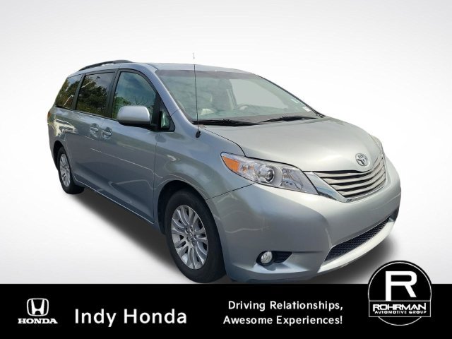 Used 2014 Toyota Sienna XLE FWD image 12