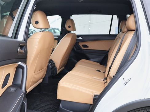 Certified 2022 Volkswagen Tiguan SE image 14