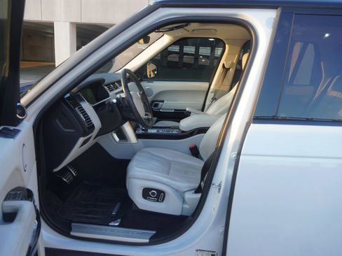 Used 2017 Land Rover Range Rover Supercharged AWD/4WD image 19