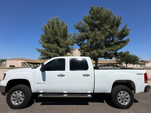 Used 2011 GMC Sierra 3500 SLE AWD/4WD image 1