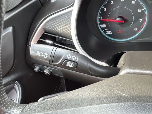 Used 2025 Chevrolet Malibu LT FWD image 20