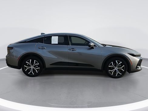 Used 2023 Toyota Crown Limited image 2