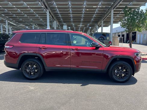 New 2026 Jeep Grand Cherokee L 4WD image 8