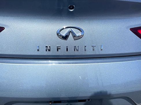 Used 2017 INFINITI Q60 Red Sport 400 image 10