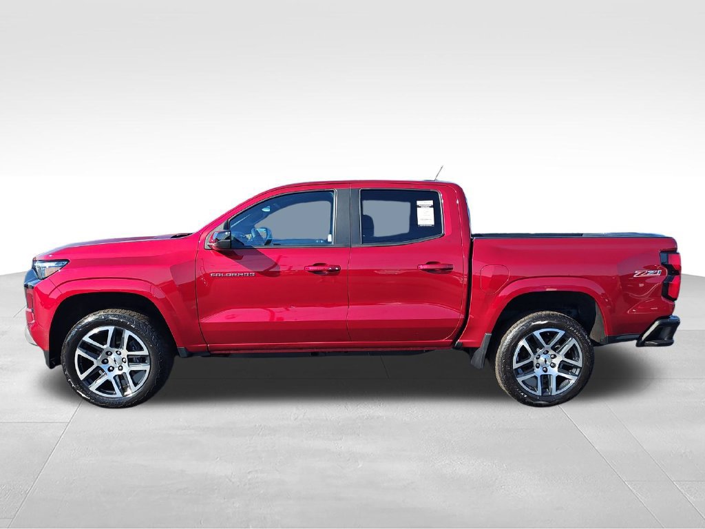 Used 2023 Chevrolet Colorado Z71 w/ Z71 Convenience Package 2 AWD/4WD image 2