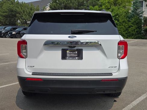 Used 2021 Ford Explorer XLT image 17