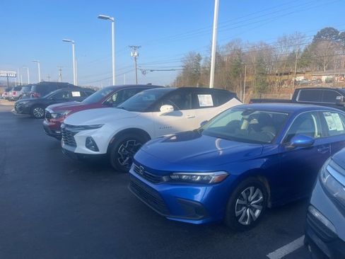 Used 2024 Honda Civic LX image 2